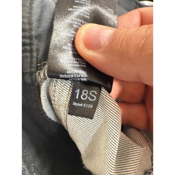 Kuhl Shift Amphibia Shorts Size 40 - Picture 4 of 6